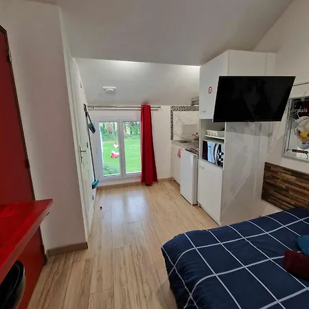 07 - Joli Equipe Avec Un Lit Double, Vue Sur Jardin, Parking Privatif Gratuit, Grand Fourgon Possible, Le Linge De Maison Est Fourni Lägenhet