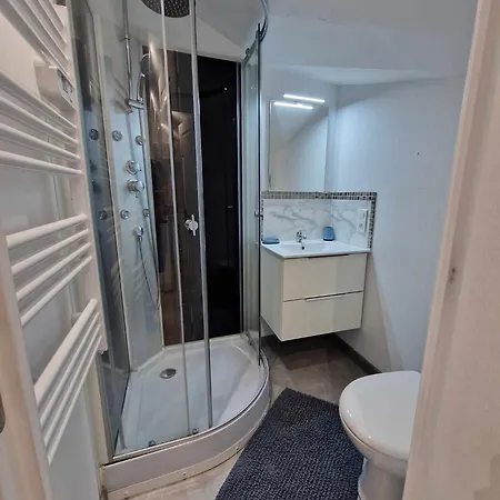 07 - Joli équipé Avec Clim, Vue Sur Jardin, Parking Privatif Gratuit, Grand Fourgon Possible, Le Linge De Maison Est Fourni