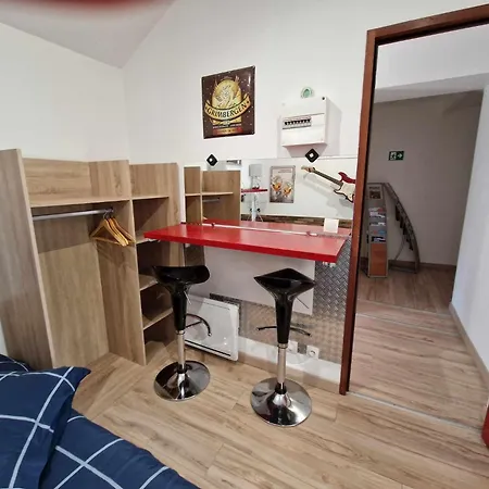 Appartamento 07 - Joli équipé Avec Clim, Vue Sur Jardin, Parking Privatif Gratuit, Grand Fourgon Possible, Le Linge De Maison Est Fourni