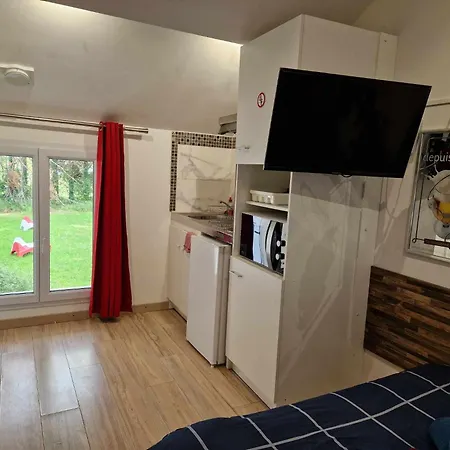 Lägenhet 07 - Joli Equipe Avec Un Lit Double, Vue Sur Jardin, Parking Privatif Gratuit, Grand Fourgon Possible, Le Linge De Maison Est Fourni *