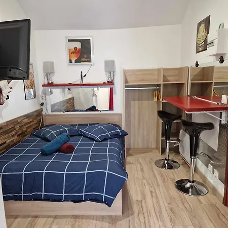 07 - Joli équipé Avec Clim, Vue Sur Jardin, Parking Privatif Gratuit, Grand Fourgon Possible, Le Linge De Maison Est Fourni