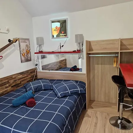 07 - Joli équipé Avec Clim, Vue Sur Jardin, Parking Privatif Gratuit, Grand Fourgon Possible, Le Linge De Maison Est Fourni Razac-sur-lʼIsle